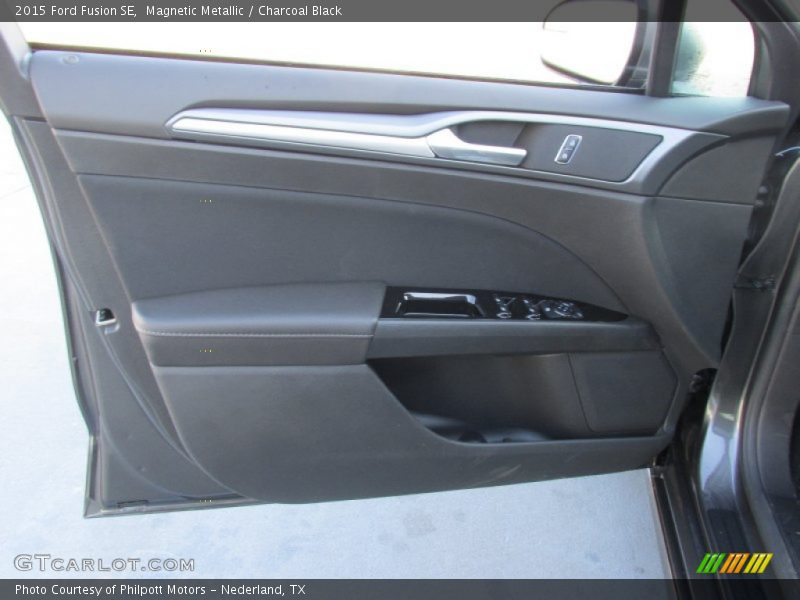 Magnetic Metallic / Charcoal Black 2015 Ford Fusion SE
