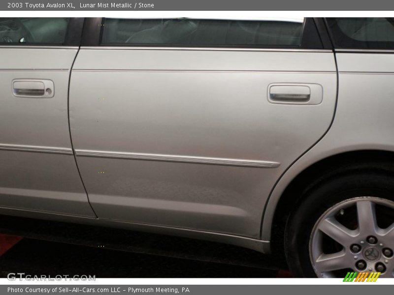 Lunar Mist Metallic / Stone 2003 Toyota Avalon XL