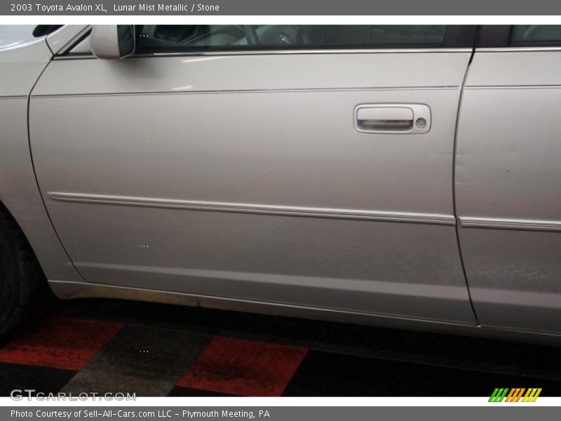 Lunar Mist Metallic / Stone 2003 Toyota Avalon XL