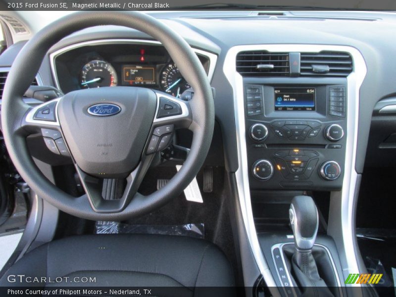 Magnetic Metallic / Charcoal Black 2015 Ford Fusion SE