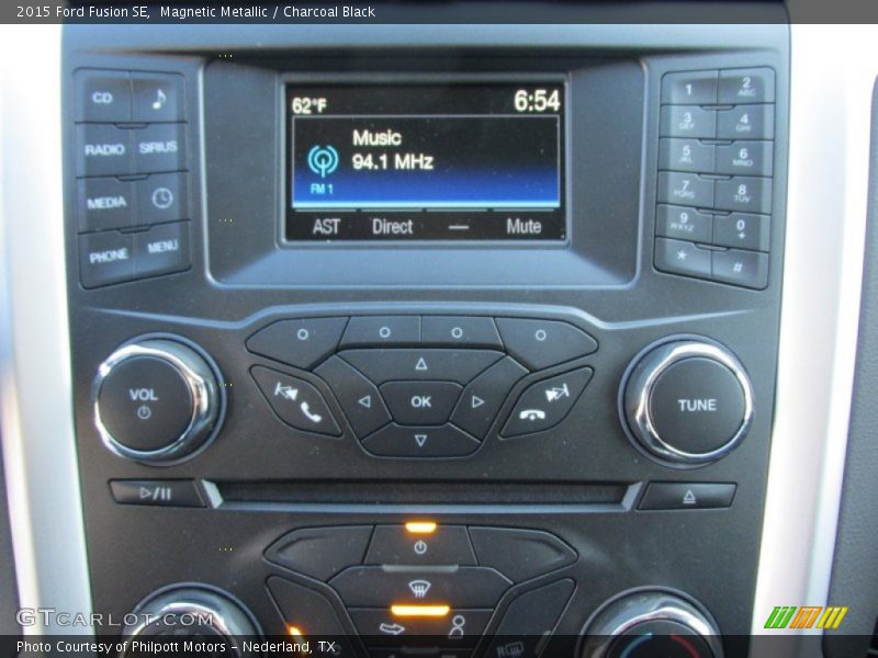 Magnetic Metallic / Charcoal Black 2015 Ford Fusion SE