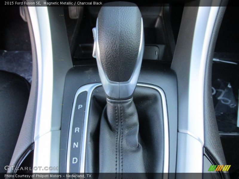 Magnetic Metallic / Charcoal Black 2015 Ford Fusion SE