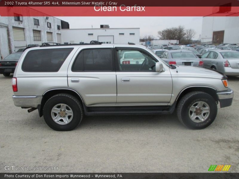 Millennium Silver Metallic / Gray 2002 Toyota 4Runner SR5 4x4