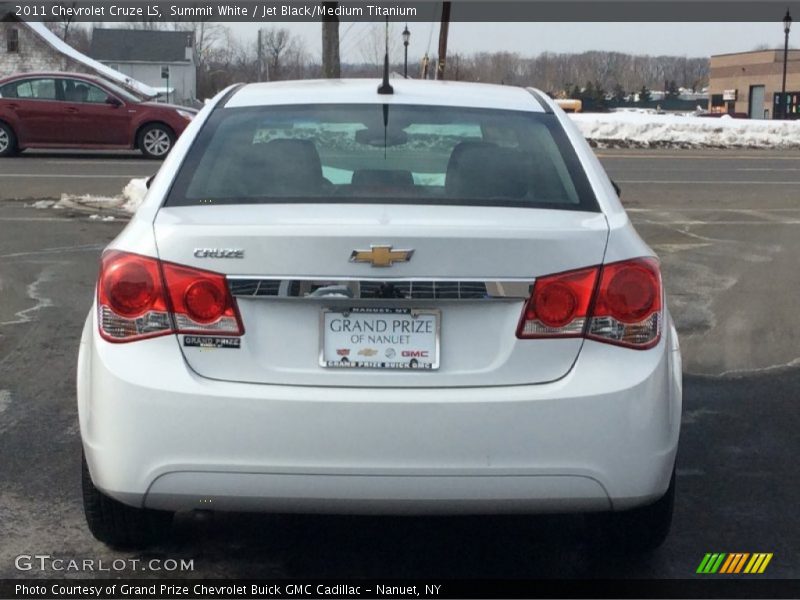 Summit White / Jet Black/Medium Titanium 2011 Chevrolet Cruze LS
