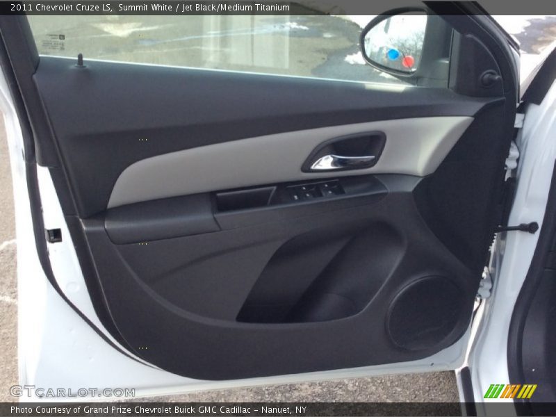 Summit White / Jet Black/Medium Titanium 2011 Chevrolet Cruze LS