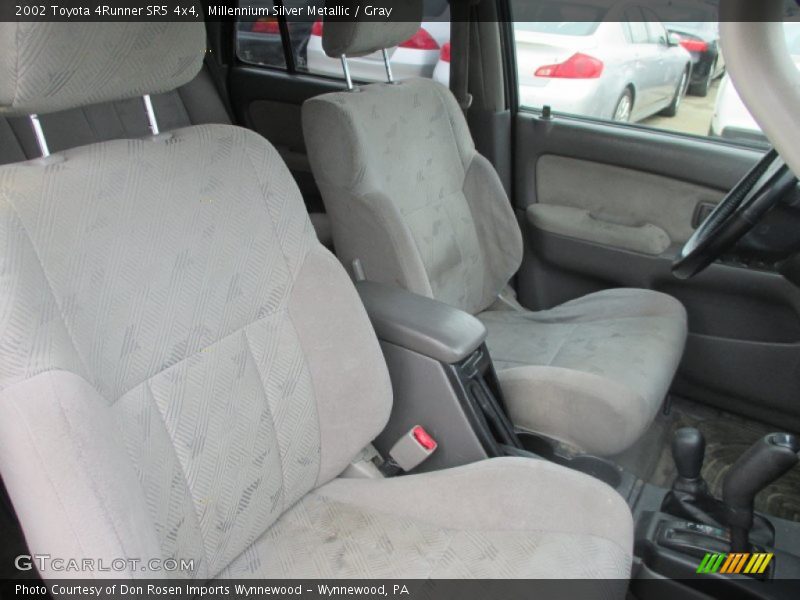 Millennium Silver Metallic / Gray 2002 Toyota 4Runner SR5 4x4