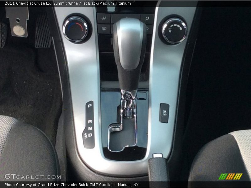 Summit White / Jet Black/Medium Titanium 2011 Chevrolet Cruze LS