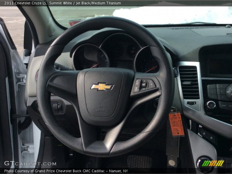 Summit White / Jet Black/Medium Titanium 2011 Chevrolet Cruze LS