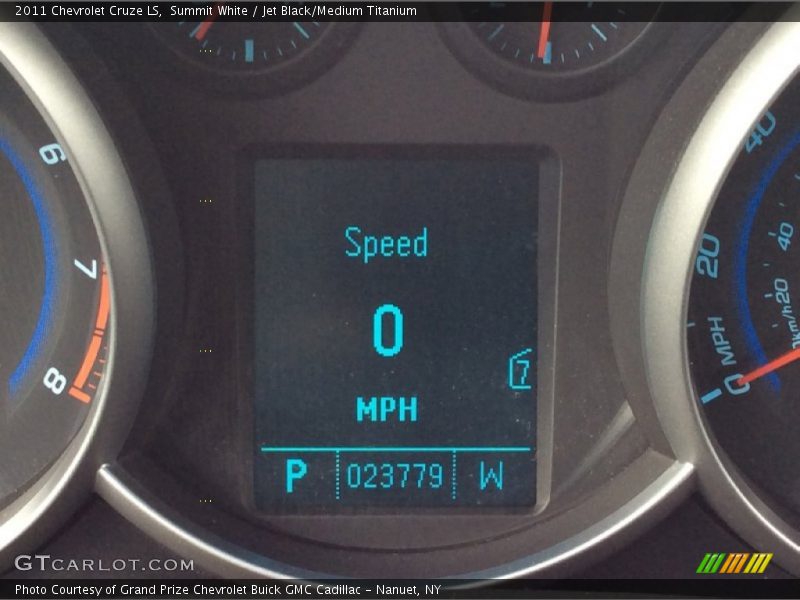 Summit White / Jet Black/Medium Titanium 2011 Chevrolet Cruze LS