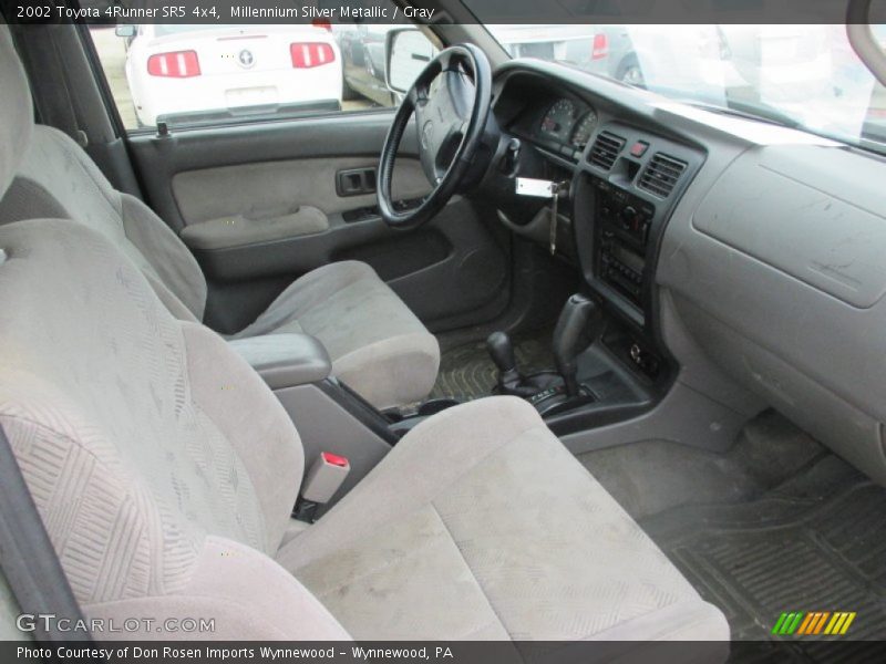 Millennium Silver Metallic / Gray 2002 Toyota 4Runner SR5 4x4