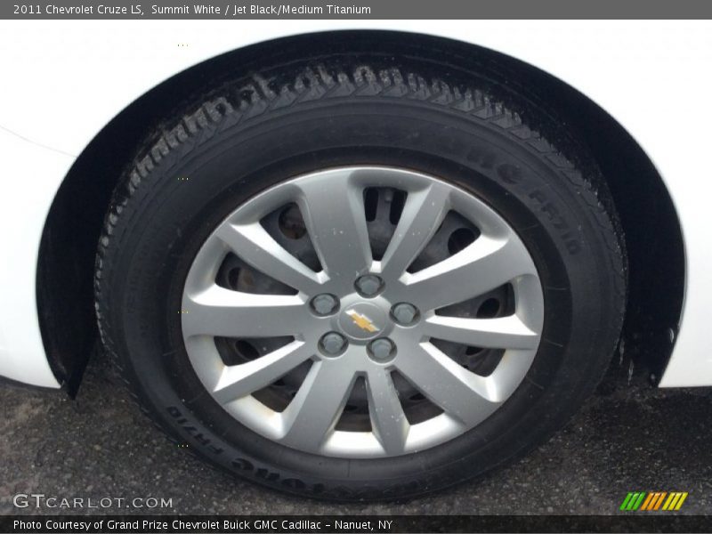 Summit White / Jet Black/Medium Titanium 2011 Chevrolet Cruze LS