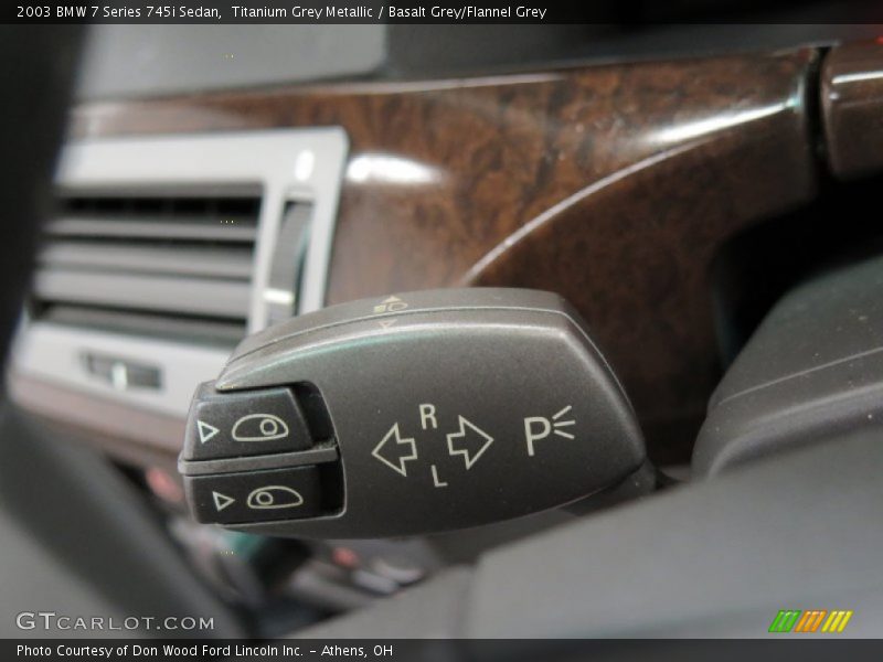 Controls of 2003 7 Series 745i Sedan