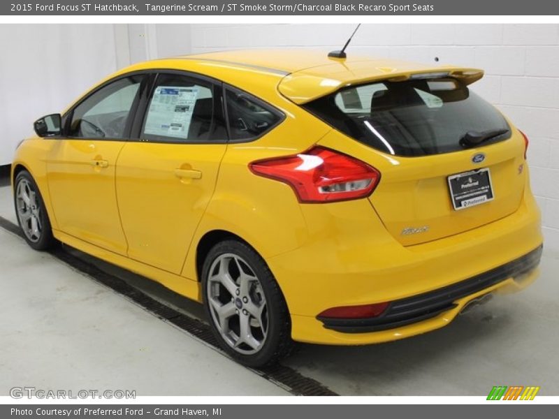 Tangerine Scream / ST Smoke Storm/Charcoal Black Recaro Sport Seats 2015 Ford Focus ST Hatchback