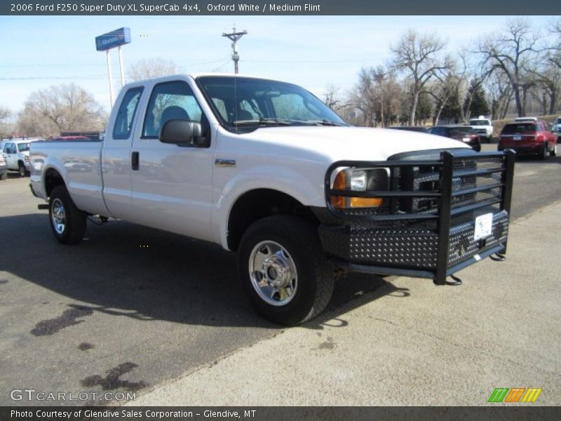 Oxford White / Medium Flint 2006 Ford F250 Super Duty XL SuperCab 4x4