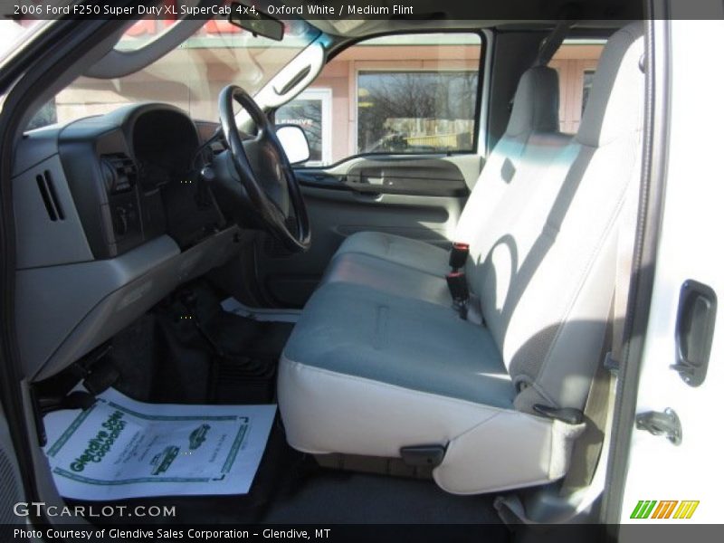 Oxford White / Medium Flint 2006 Ford F250 Super Duty XL SuperCab 4x4