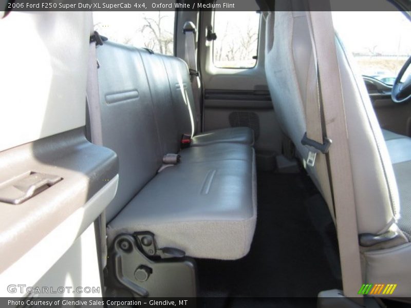 Oxford White / Medium Flint 2006 Ford F250 Super Duty XL SuperCab 4x4