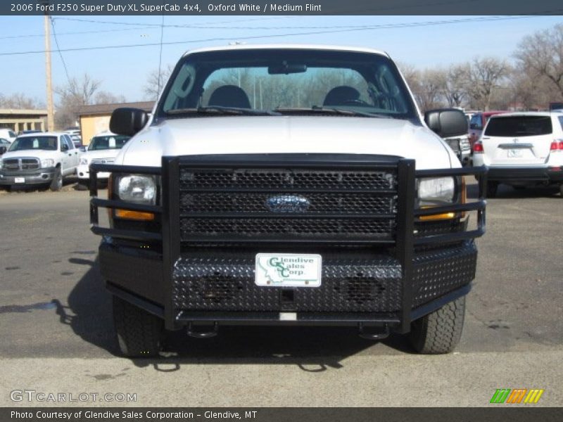 Oxford White / Medium Flint 2006 Ford F250 Super Duty XL SuperCab 4x4