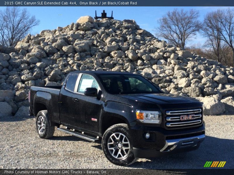 Front 3/4 View of 2015 Canyon SLE Extended Cab 4x4