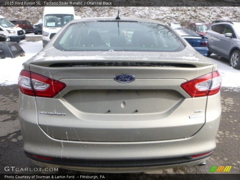 Tectonic Silver Metallic / Charcoal Black 2015 Ford Fusion SE