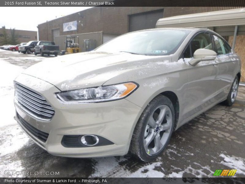 Tectonic Silver Metallic / Charcoal Black 2015 Ford Fusion SE