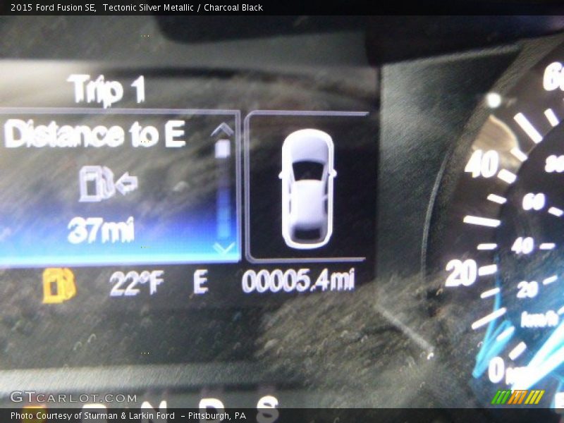 Tectonic Silver Metallic / Charcoal Black 2015 Ford Fusion SE