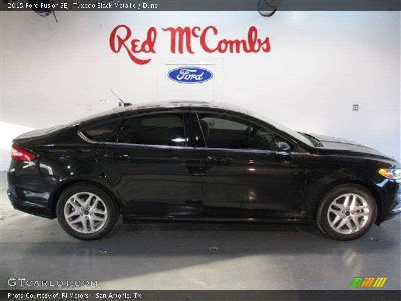 Tuxedo Black Metallic / Dune 2015 Ford Fusion SE