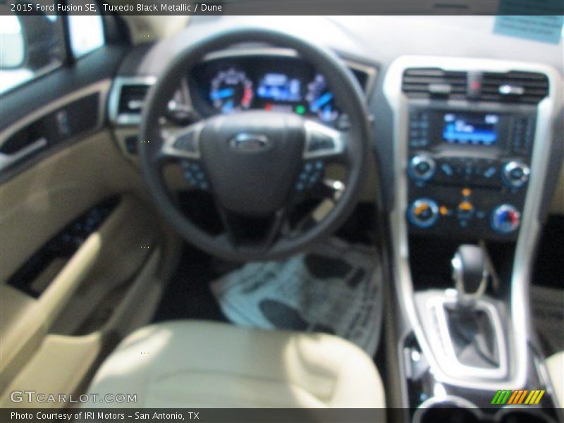 Tuxedo Black Metallic / Dune 2015 Ford Fusion SE