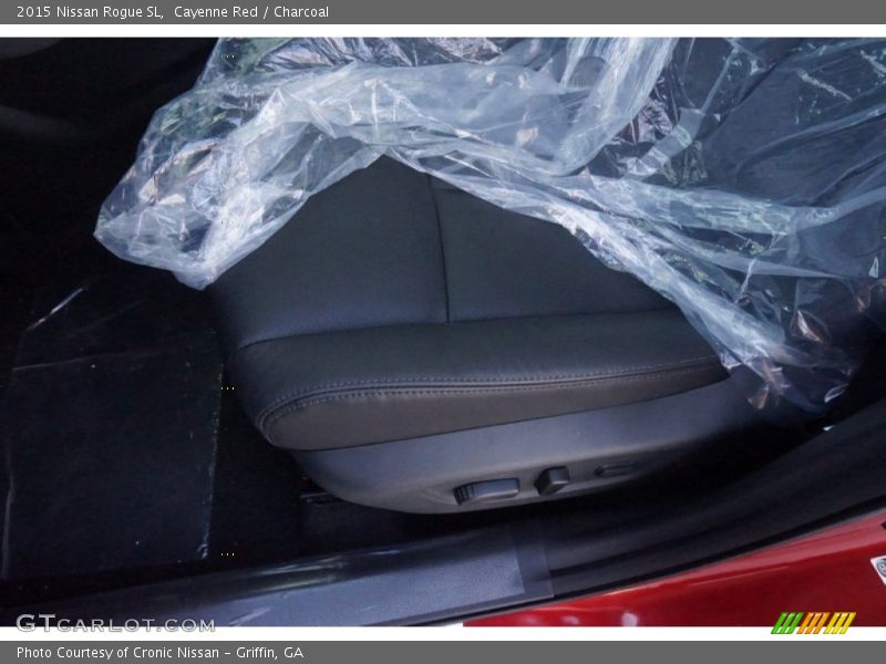 Cayenne Red / Charcoal 2015 Nissan Rogue SL
