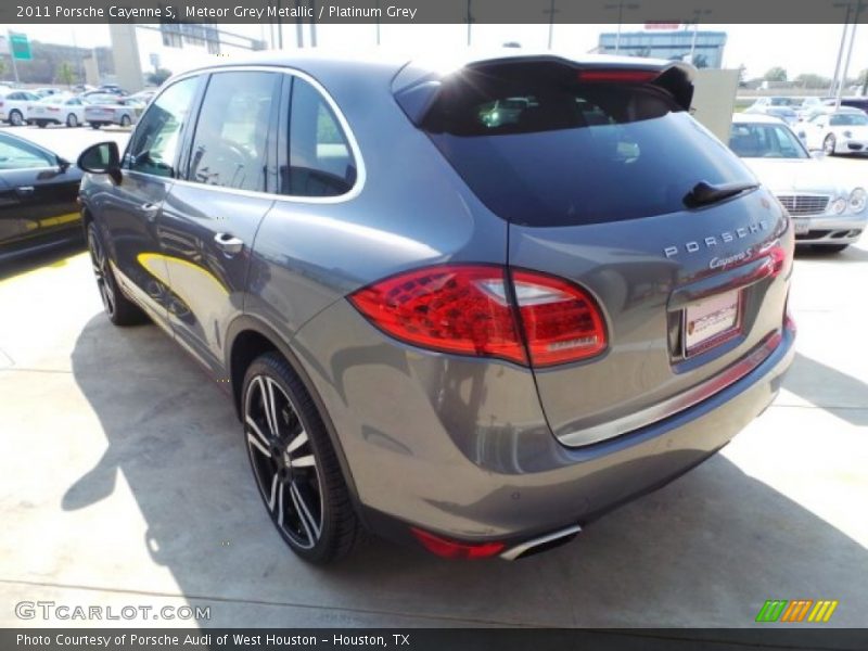 Meteor Grey Metallic / Platinum Grey 2011 Porsche Cayenne S