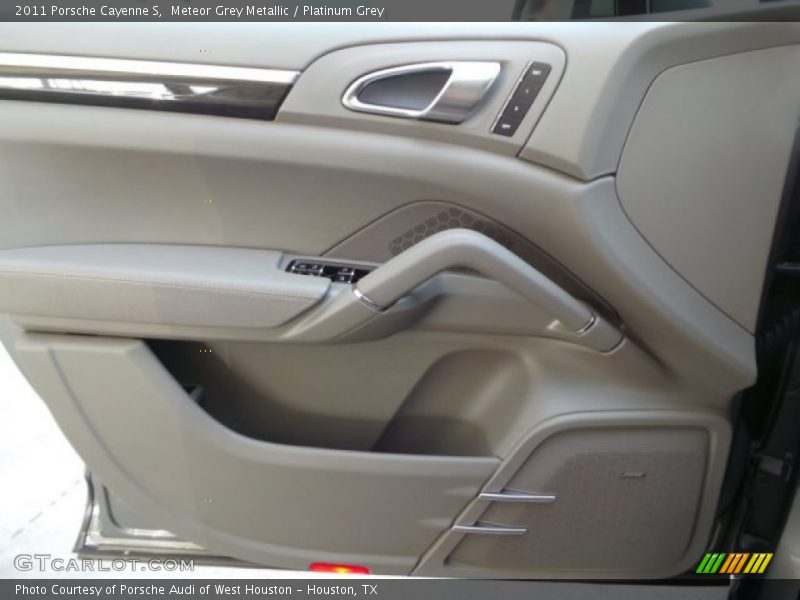 Meteor Grey Metallic / Platinum Grey 2011 Porsche Cayenne S