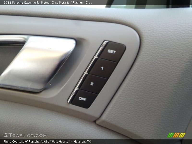 Meteor Grey Metallic / Platinum Grey 2011 Porsche Cayenne S