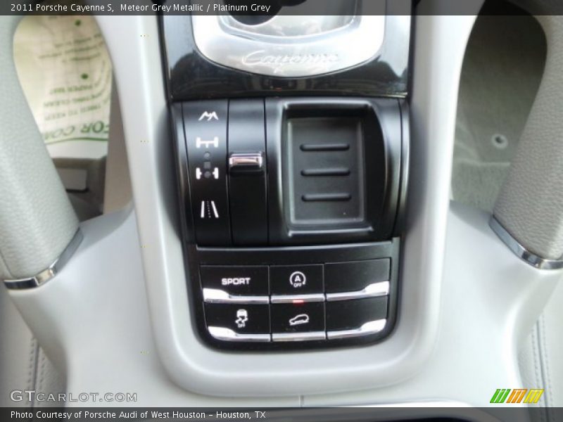 Meteor Grey Metallic / Platinum Grey 2011 Porsche Cayenne S