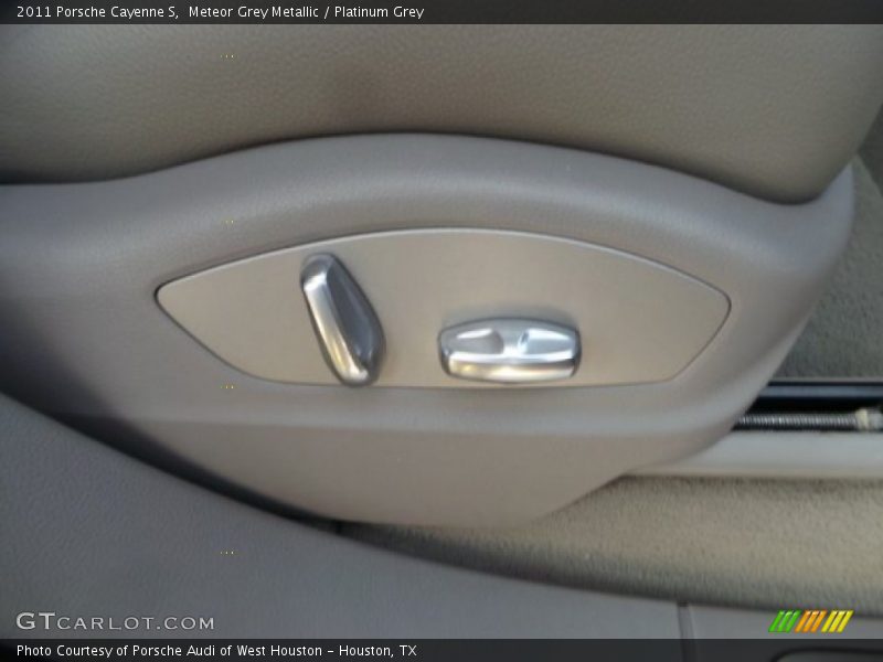 Meteor Grey Metallic / Platinum Grey 2011 Porsche Cayenne S