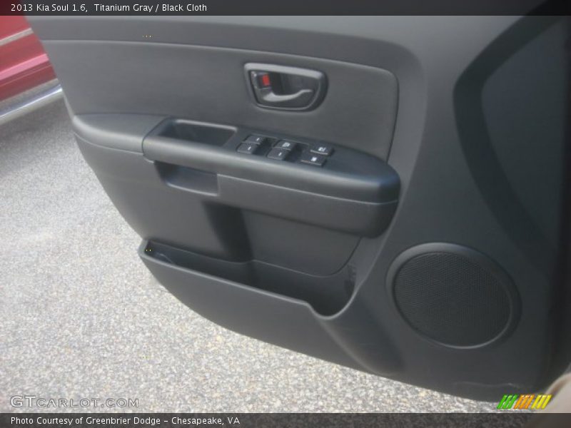 Titanium Gray / Black Cloth 2013 Kia Soul 1.6