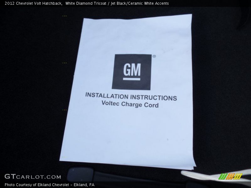 White Diamond Tricoat / Jet Black/Ceramic White Accents 2012 Chevrolet Volt Hatchback