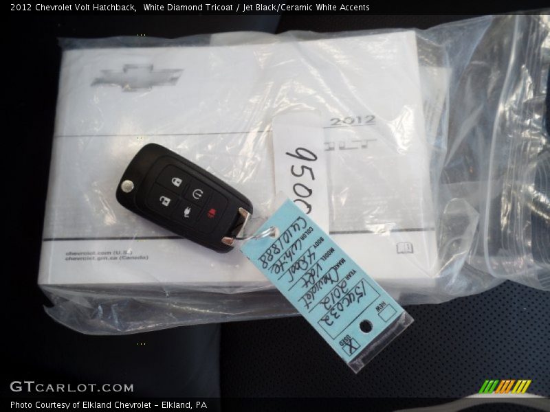 White Diamond Tricoat / Jet Black/Ceramic White Accents 2012 Chevrolet Volt Hatchback