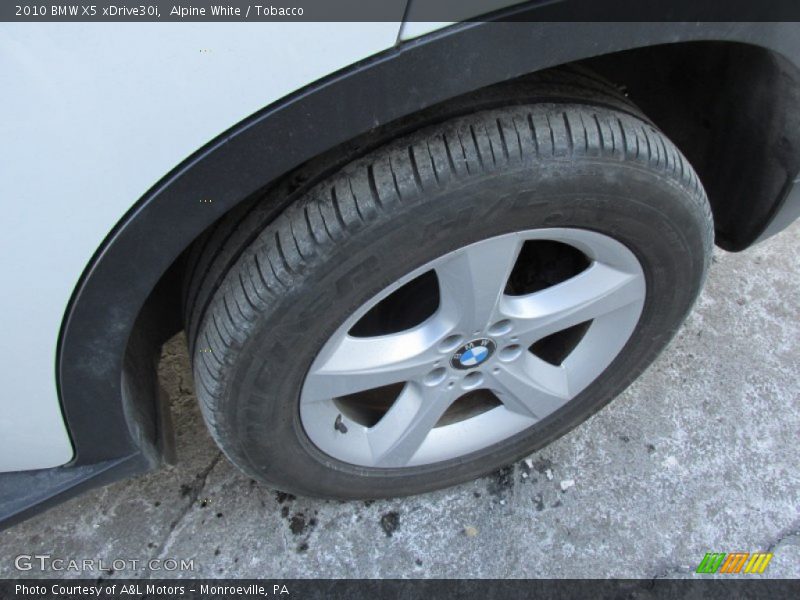 Alpine White / Tobacco 2010 BMW X5 xDrive30i