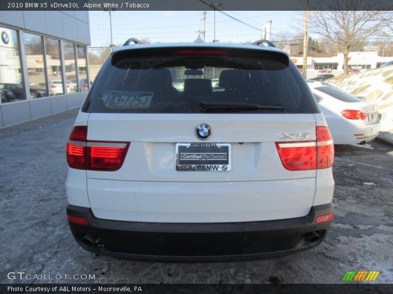 Alpine White / Tobacco 2010 BMW X5 xDrive30i