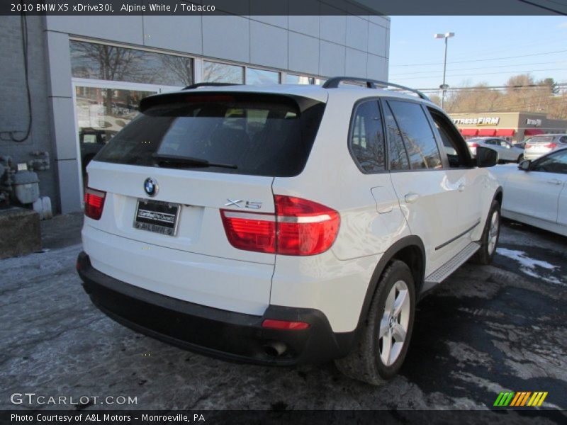 Alpine White / Tobacco 2010 BMW X5 xDrive30i