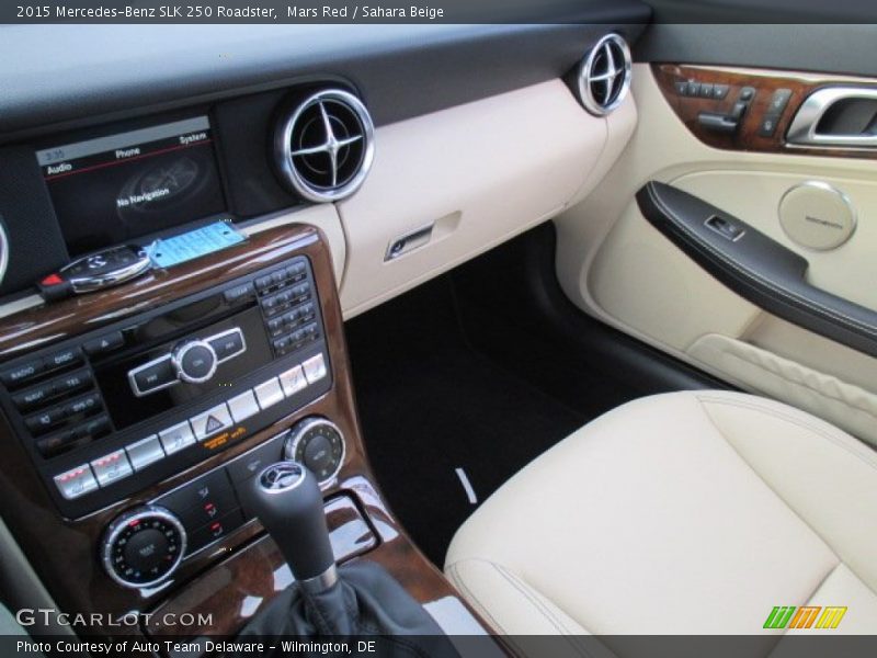 Mars Red / Sahara Beige 2015 Mercedes-Benz SLK 250 Roadster