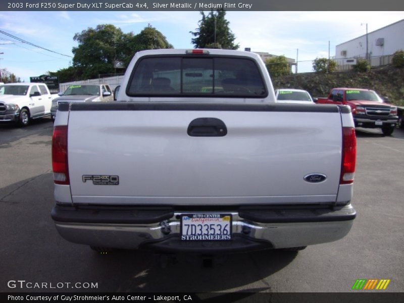 Silver Metallic / Medium Flint Grey 2003 Ford F250 Super Duty XLT SuperCab 4x4