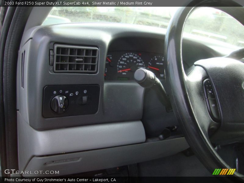 Silver Metallic / Medium Flint Grey 2003 Ford F250 Super Duty XLT SuperCab 4x4