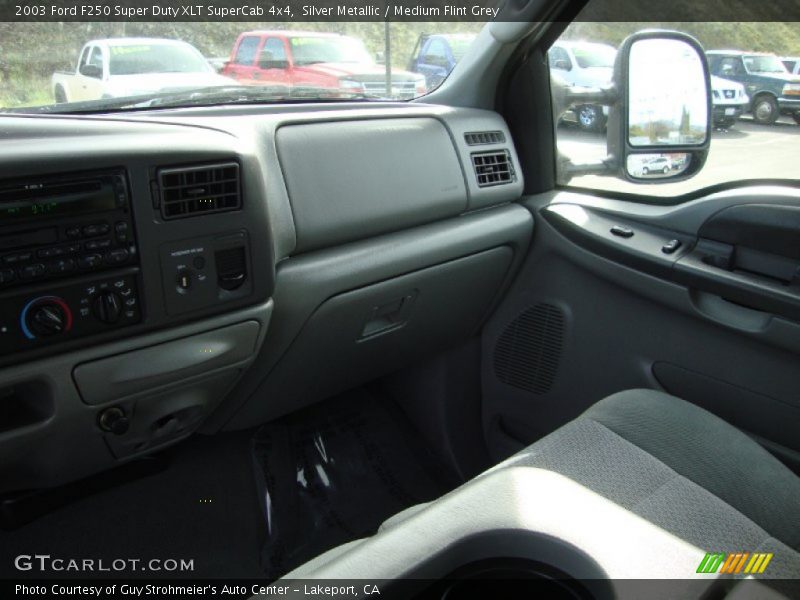 Silver Metallic / Medium Flint Grey 2003 Ford F250 Super Duty XLT SuperCab 4x4