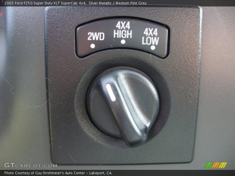 Silver Metallic / Medium Flint Grey 2003 Ford F250 Super Duty XLT SuperCab 4x4