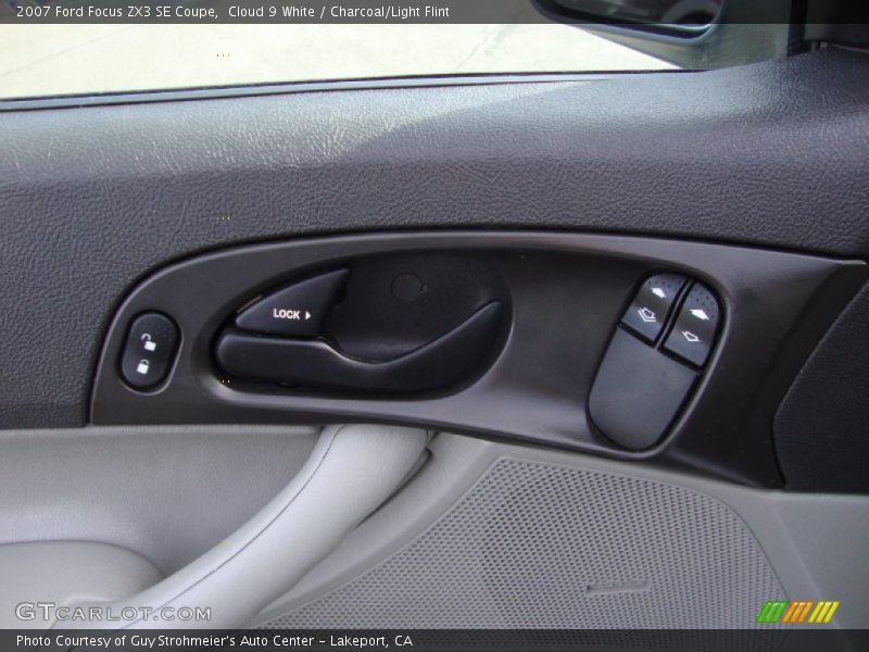 Cloud 9 White / Charcoal/Light Flint 2007 Ford Focus ZX3 SE Coupe