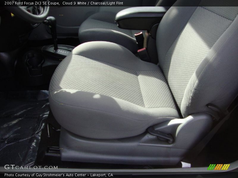 Cloud 9 White / Charcoal/Light Flint 2007 Ford Focus ZX3 SE Coupe