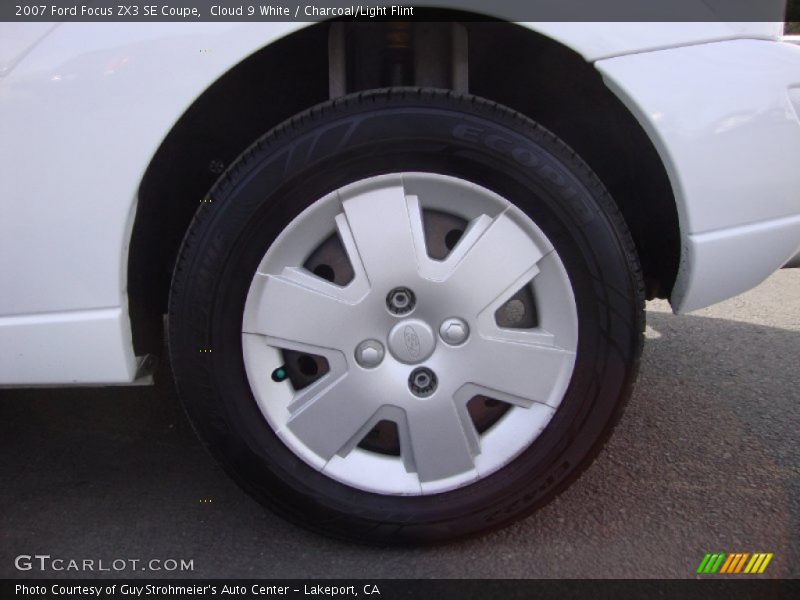 Cloud 9 White / Charcoal/Light Flint 2007 Ford Focus ZX3 SE Coupe
