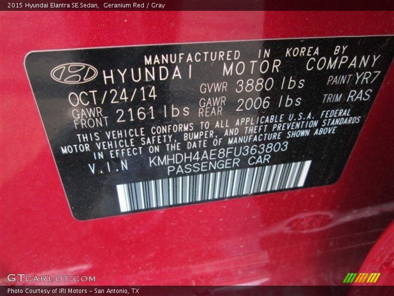 Geranium Red / Gray 2015 Hyundai Elantra SE Sedan