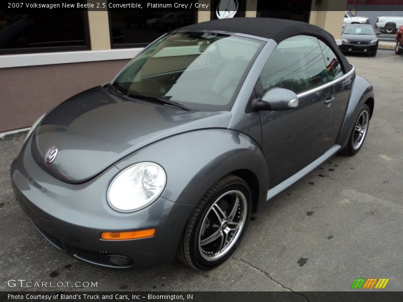 Front 3/4 View of 2007 New Beetle 2.5 Convertible