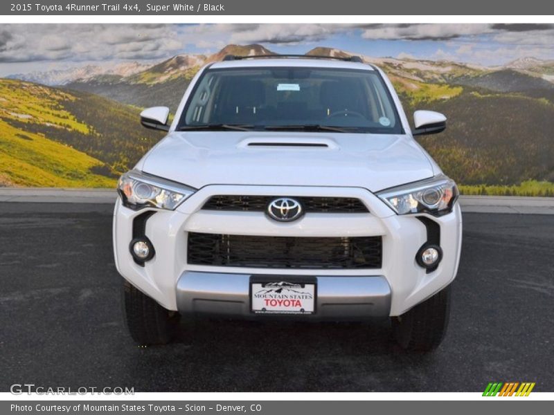 Super White / Black 2015 Toyota 4Runner Trail 4x4